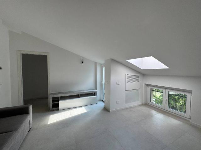 Appartamento in vendita a Romano Di Lombardia, Lombardia