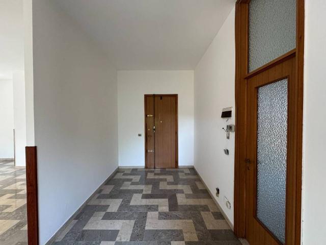 Appartamento in vendita a Romano Di Lombardia, Lombardia