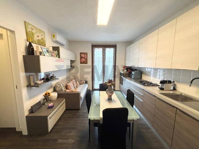 Appartamento in vendita a Roncaro, Lombardia