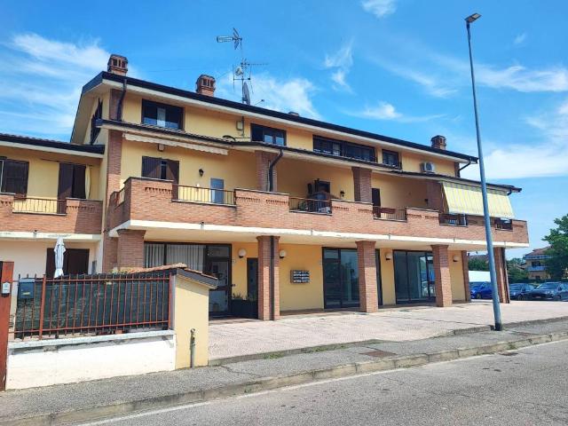 Appartamento in vendita a Roncaro, Lombardia