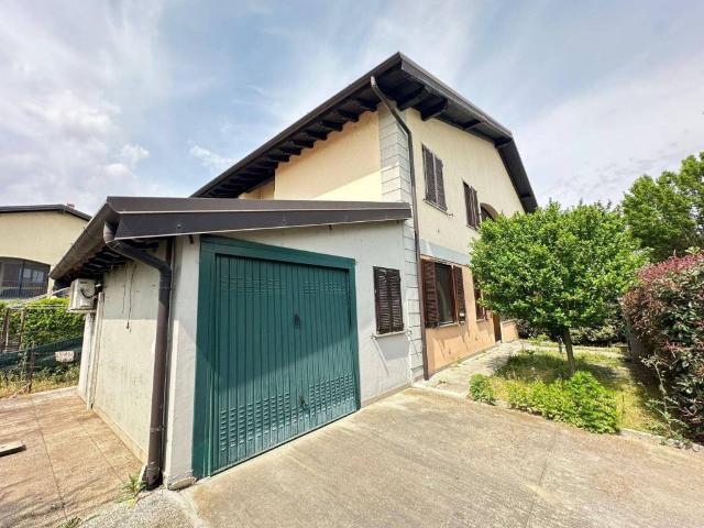 Appartamento in vendita a Roncaro, Lombardia