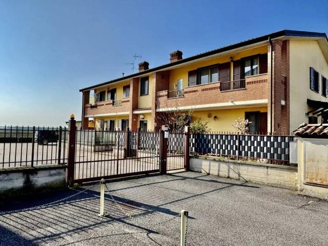 Appartamento in vendita a Roncaro, Lombardia