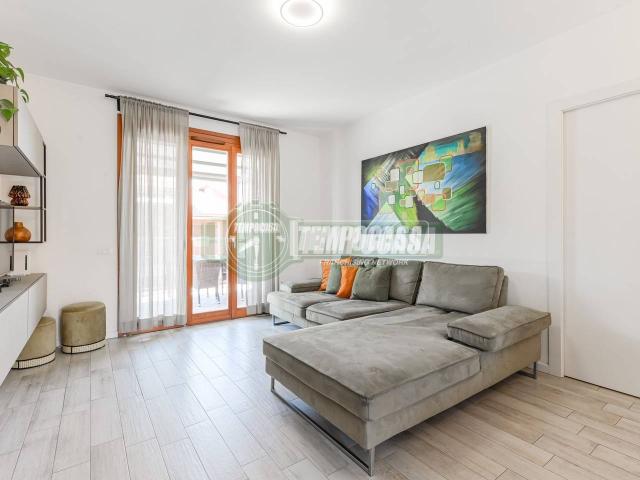 Appartamento in vendita a Roncello, Lombardia
