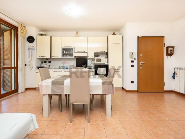 Appartamento in vendita a Roncello, Lombardia