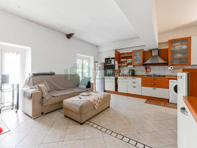 Appartamento in vendita a Roncello, Lombardia