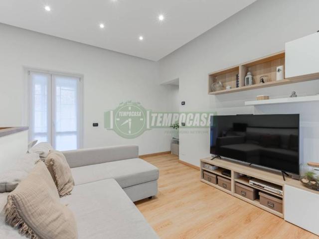 Appartamento in vendita a Roncello, Lombardia