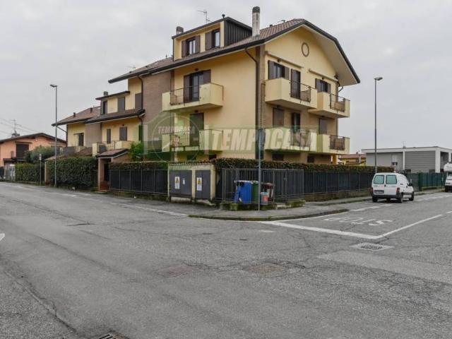 Appartamento in vendita a Roncello, Lombardia