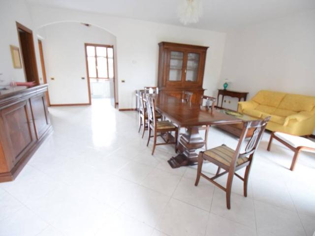 Appartamento in vendita a Roncello, Lombardia