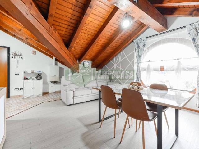 Appartamento in vendita a Roncello, Lombardia