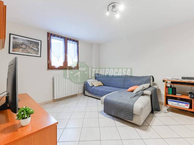 Appartamento in vendita a Roncello, Lombardia