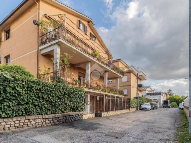 Appartamento in vendita a Chianello, Ronciglione