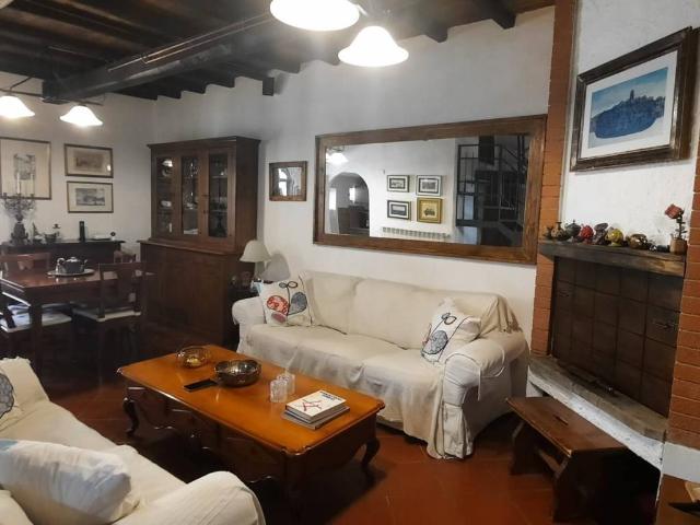 Appartamento in vendita a Ronciglione, Lazio
