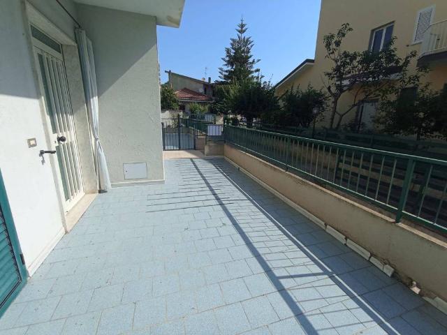 Appartamento in vendita a Marina di Roseto Capo Spulico, Calabria