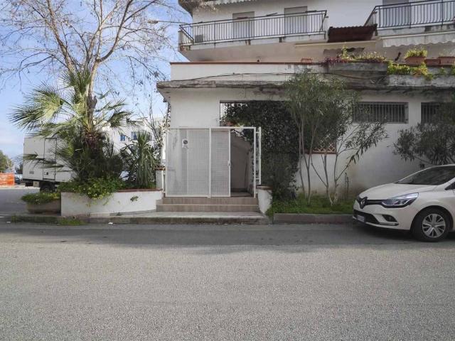 Appartamento in vendita a Marina di Roseto Capo Spulico, Calabria
