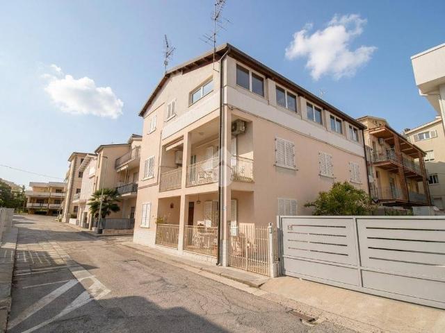 Appartamento in vendita a Roseto Degli Abruzzi, Abruzzo