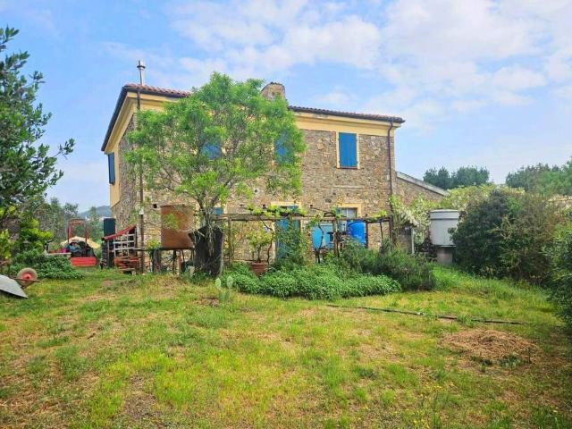 Rustico in vendita a Rosignano Marittimo, Toscana