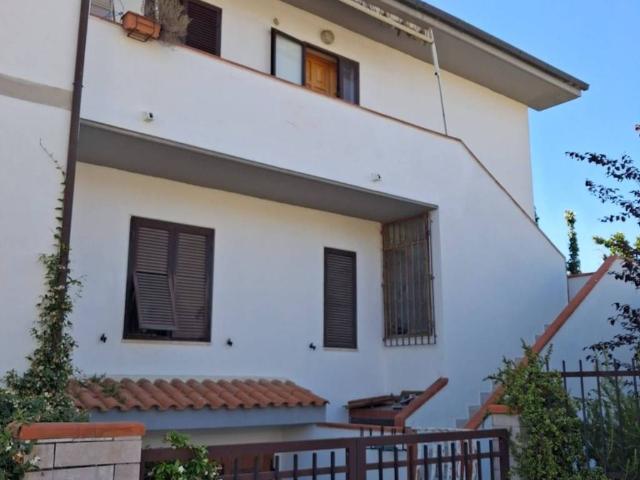 Appartamento in vendita a Rosignano Marittimo, Toscana