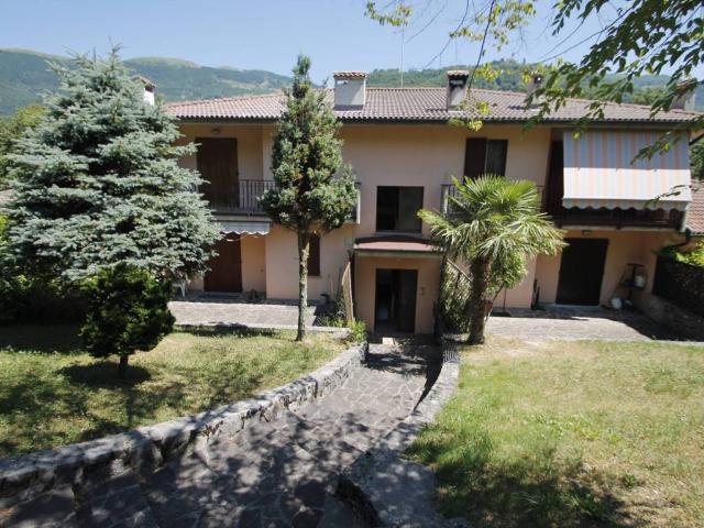 Appartamento in vendita a Caboli, Rota d'Imagna