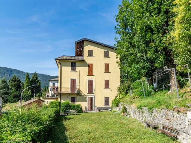 Appartamento in vendita a Carosso, Rota D'imagna
