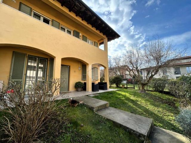 Appartamento in vendita a Villaggio Famiglia, Rovato