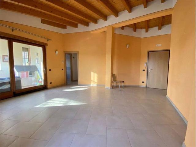Appartamento in vendita a Villaggio Famiglia, Rovato