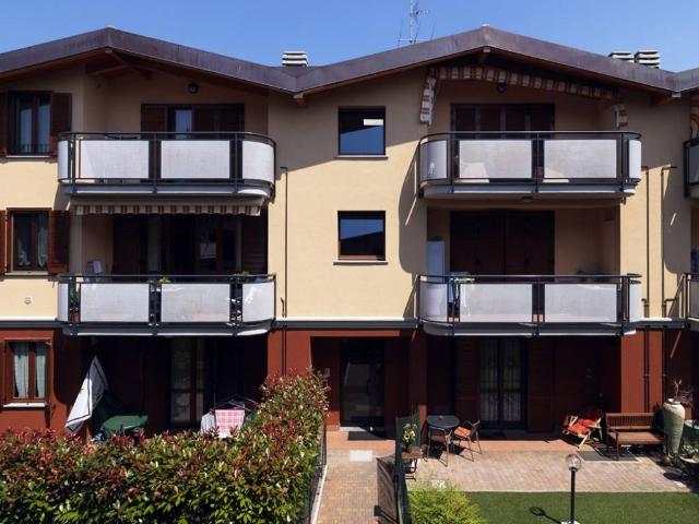 Appartamento in vendita a Rovellasca, Como