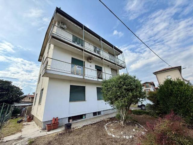 Appartamento in vendita a Rovellasca, Como