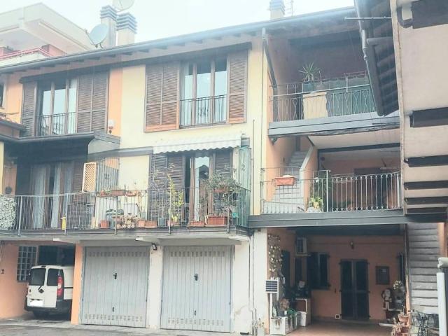 Appartamento in vendita a Rovellasca, Como