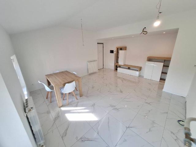 Appartamento in vendita a Rovellasca, Como