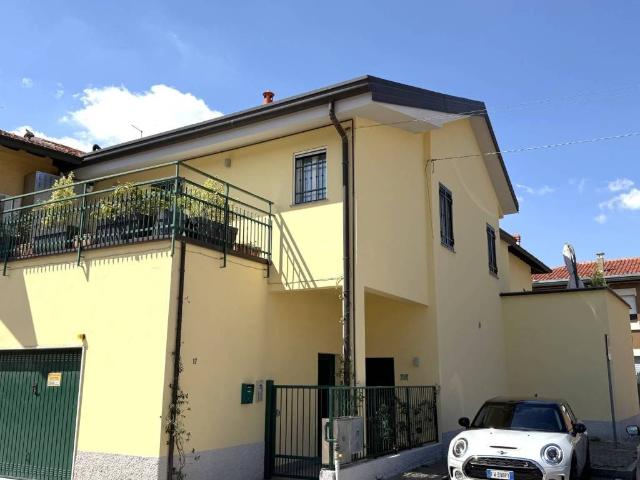 Appartamento in vendita a Rovello Porro, Lombardia