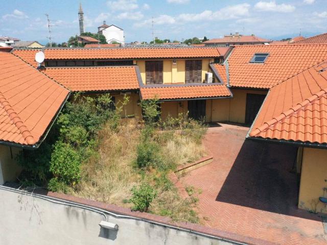 Villa Indipendente in vendita a Rovello Porro, Lombardia