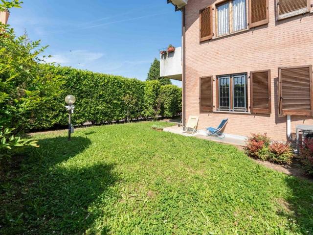 Appartamento in vendita a Rovello Porro, Lombardia