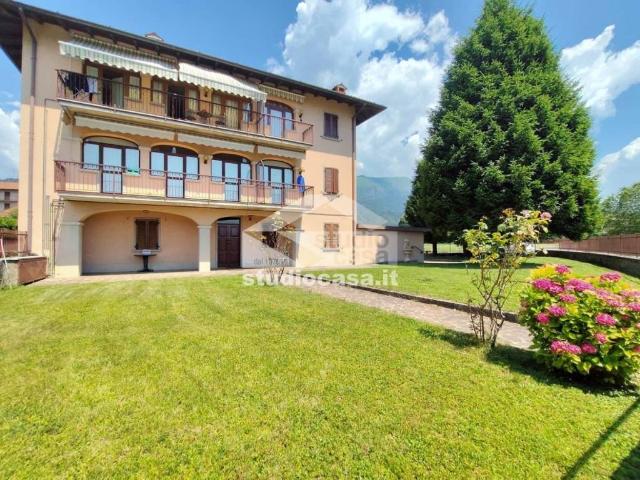 Appartamento in vendita a Rovetta, Lombardia