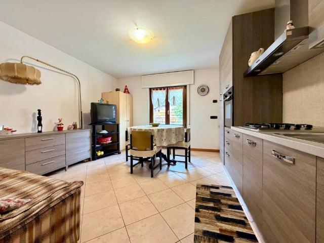 Appartamento in vendita a Rovetta, Lombardia