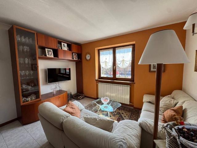 Appartamento in vendita a Rovetta, Lombardia