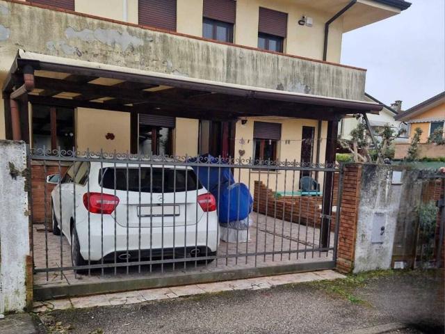 Appartamento in vendita a Rovigo, Veneto