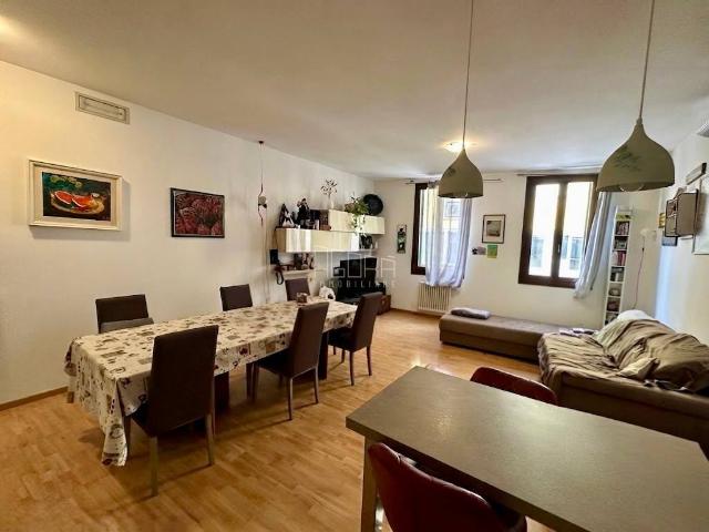 Appartamento in vendita a Rovigo, Veneto