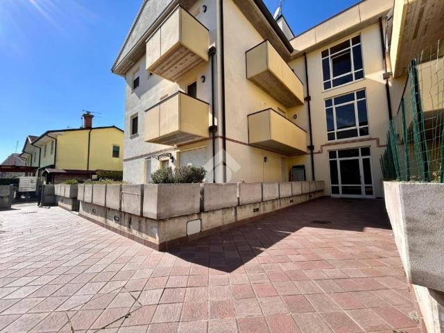 Appartamento in vendita a Rovigo, Veneto