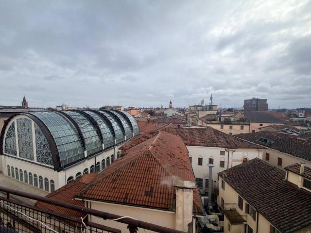 Appartamento in vendita a Commenda, Rovigo