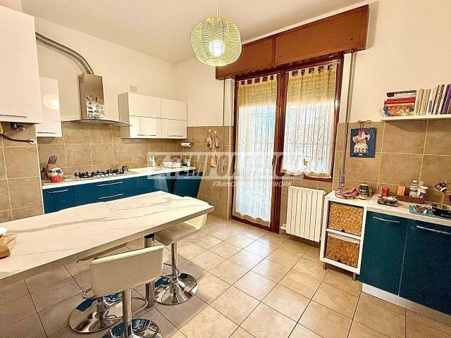 Appartamento in vendita a Rozzano, Lombardia