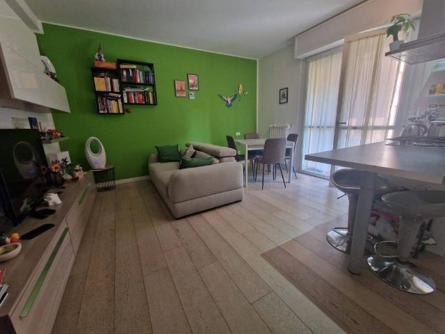 Appartamento in vendita a Rozzano, Lombardia