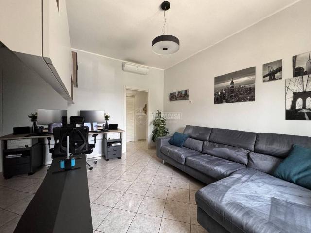 Appartamento in vendita a Rozzano, Lombardia