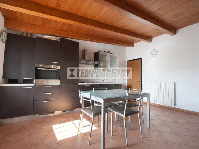 Appartamento in vendita a Valleambrosia, Rozzano