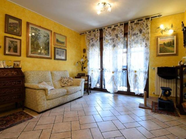 Appartamento in vendita a Rozzano, Lombardia