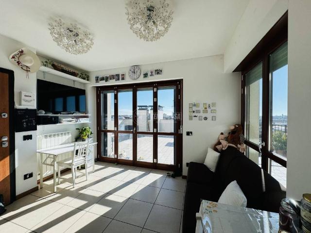 Appartamento in vendita a Rozzano, Lombardia