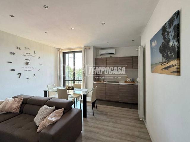 Appartamento in vendita a Rozzano, Lombardia