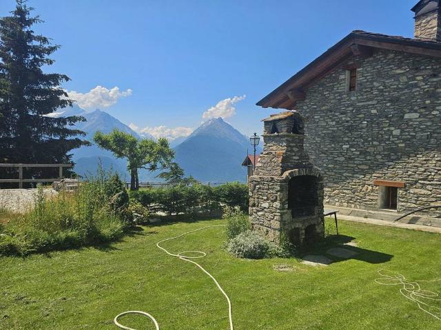 Appartamento in vendita a Saint Pierre, Aosta