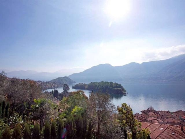 Villa Indipendente in vendita a Sala Comacina, Lombardia