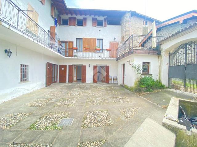 Appartamento in vendita a Comunità montana del Sebino bresciano, Sale Marasino