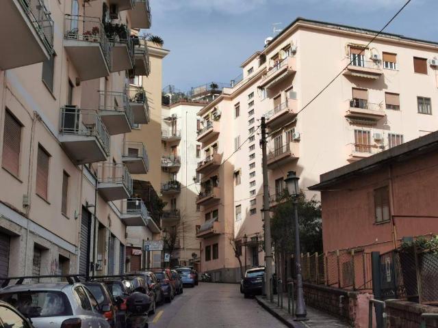 Appartamento in vendita a Salerno, Campania